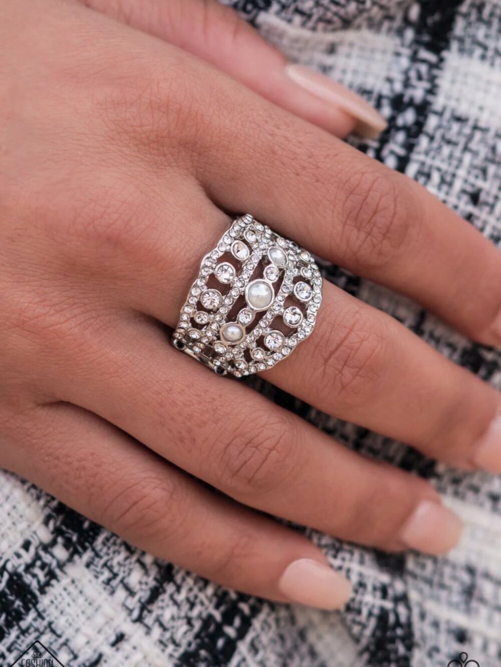 Paparazzi Jewelry Accessories - Sailboat Bling - White Ring - Vintage